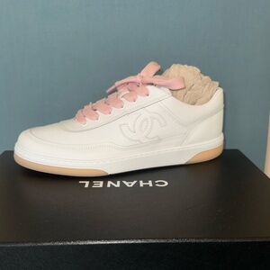 Chanel Sneakers: 2024 Interlocking CC Logo
Women's Size: 9